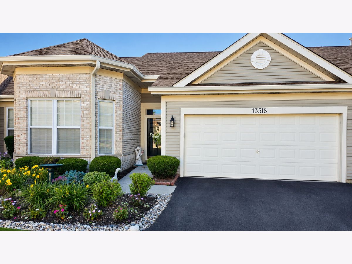 Townhomes & Condos & Homes For Sale Carillon Plainfield Illinois, 13518 Butternut Court