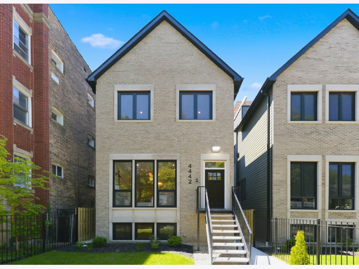  For Sale Chicago Illinois, 4444 Greenview Avenue