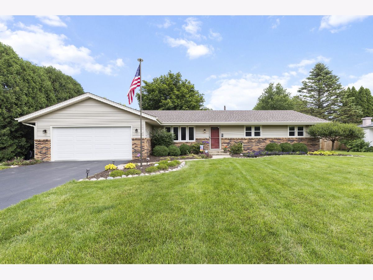  For Sale Cherry Valley Illinois, 7575 Farmhome Lane