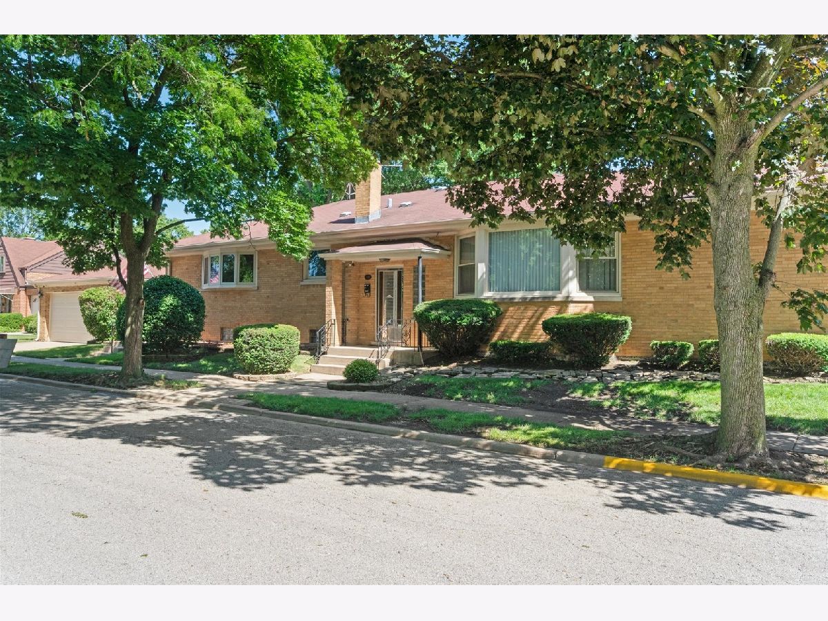  For Sale Hillside Illinois, 418 East End Avenue