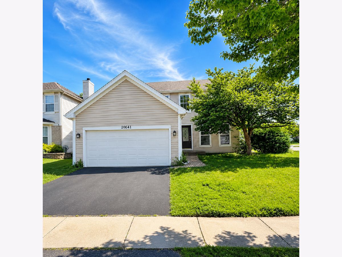 Homes & Townhomes Rented Lakewood Falls Plainfield Illinois, 20841 Barrington