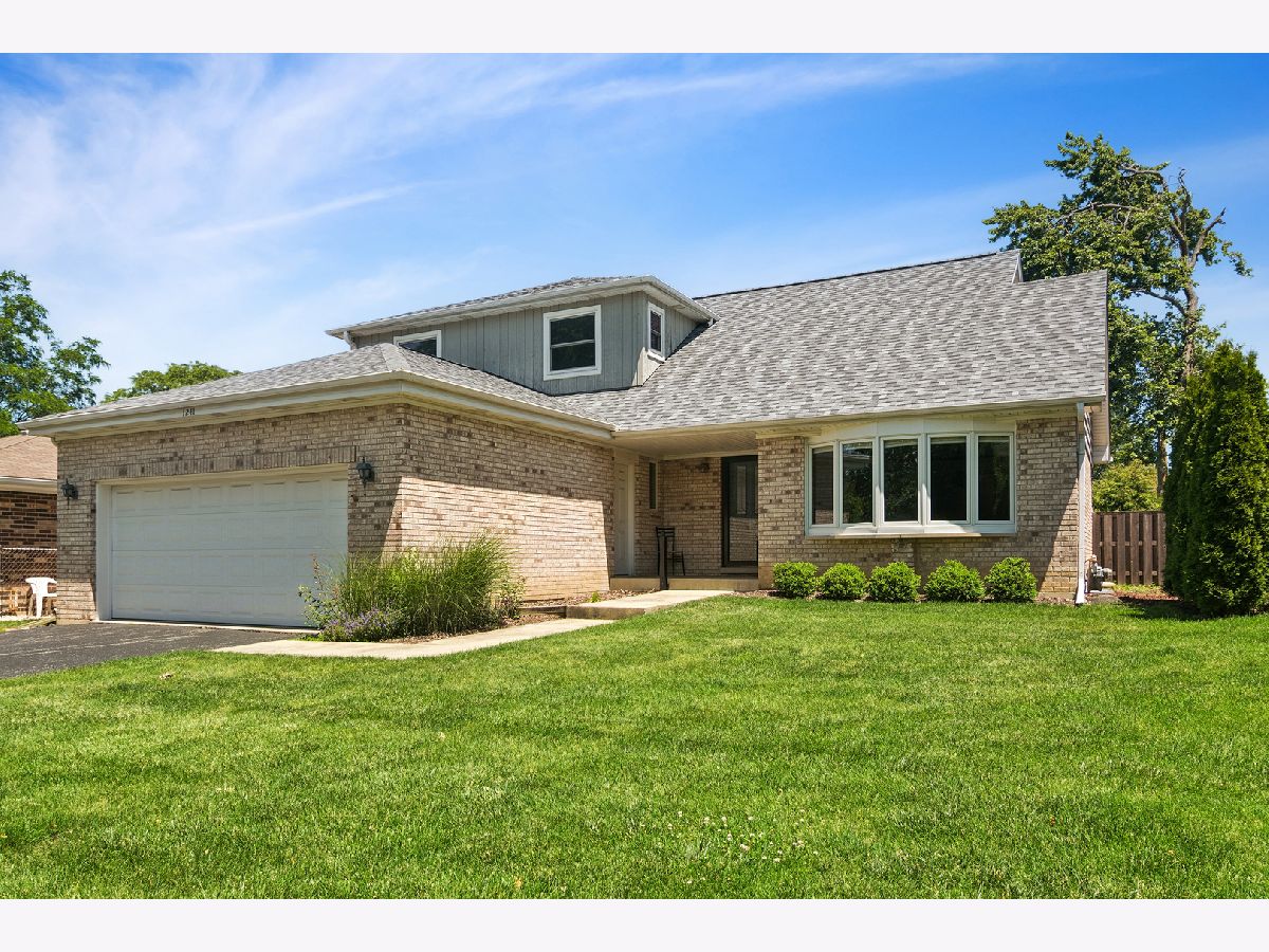 Homes For Sale Northwest Highlands Arlington Heights Illinois, 1241 Chestnut Avenue