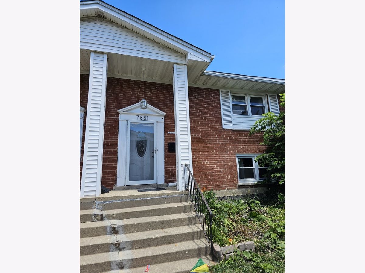  Rented Niles Illinois