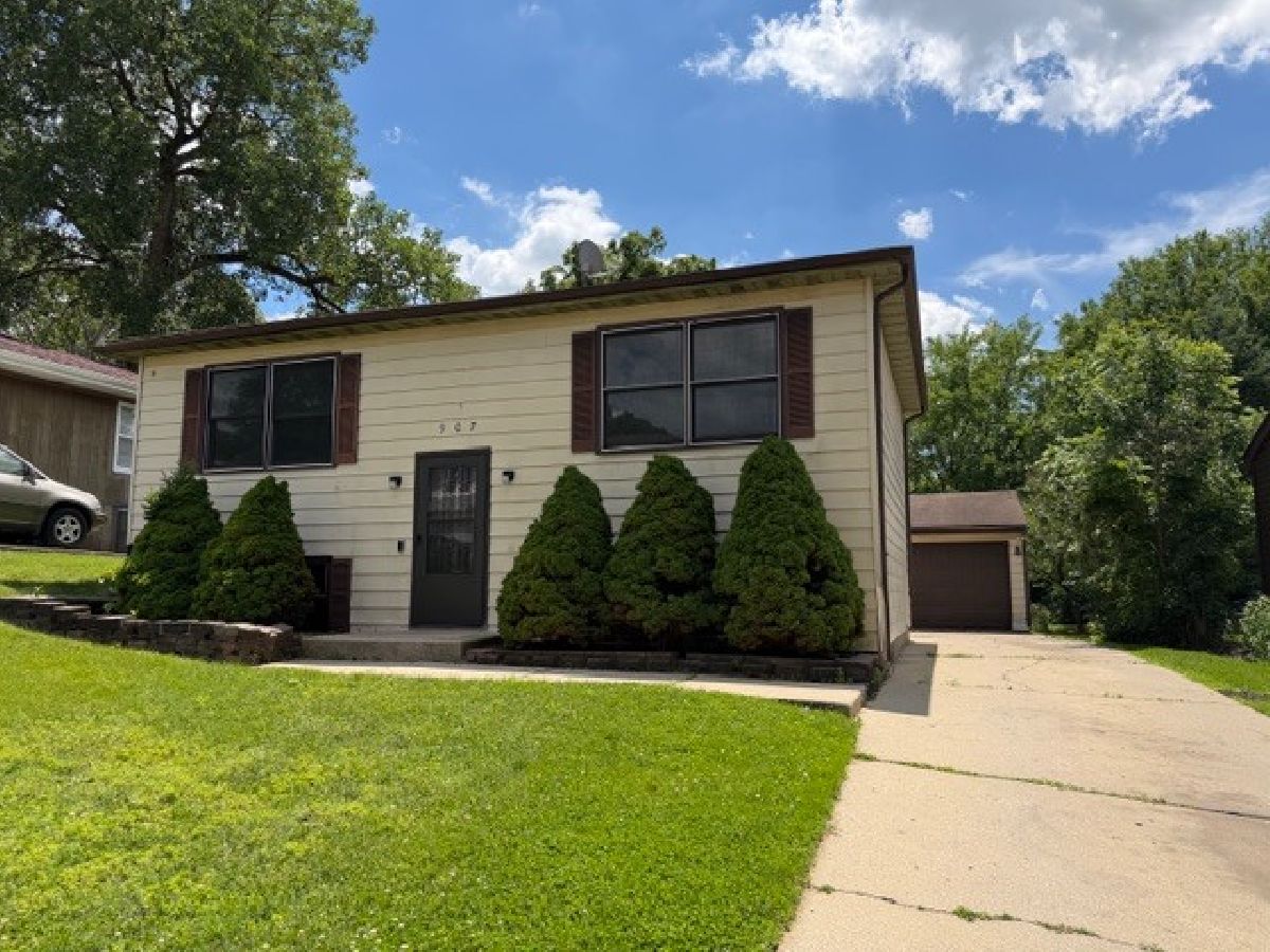  Sold Elgin Illinois, 907 Houston