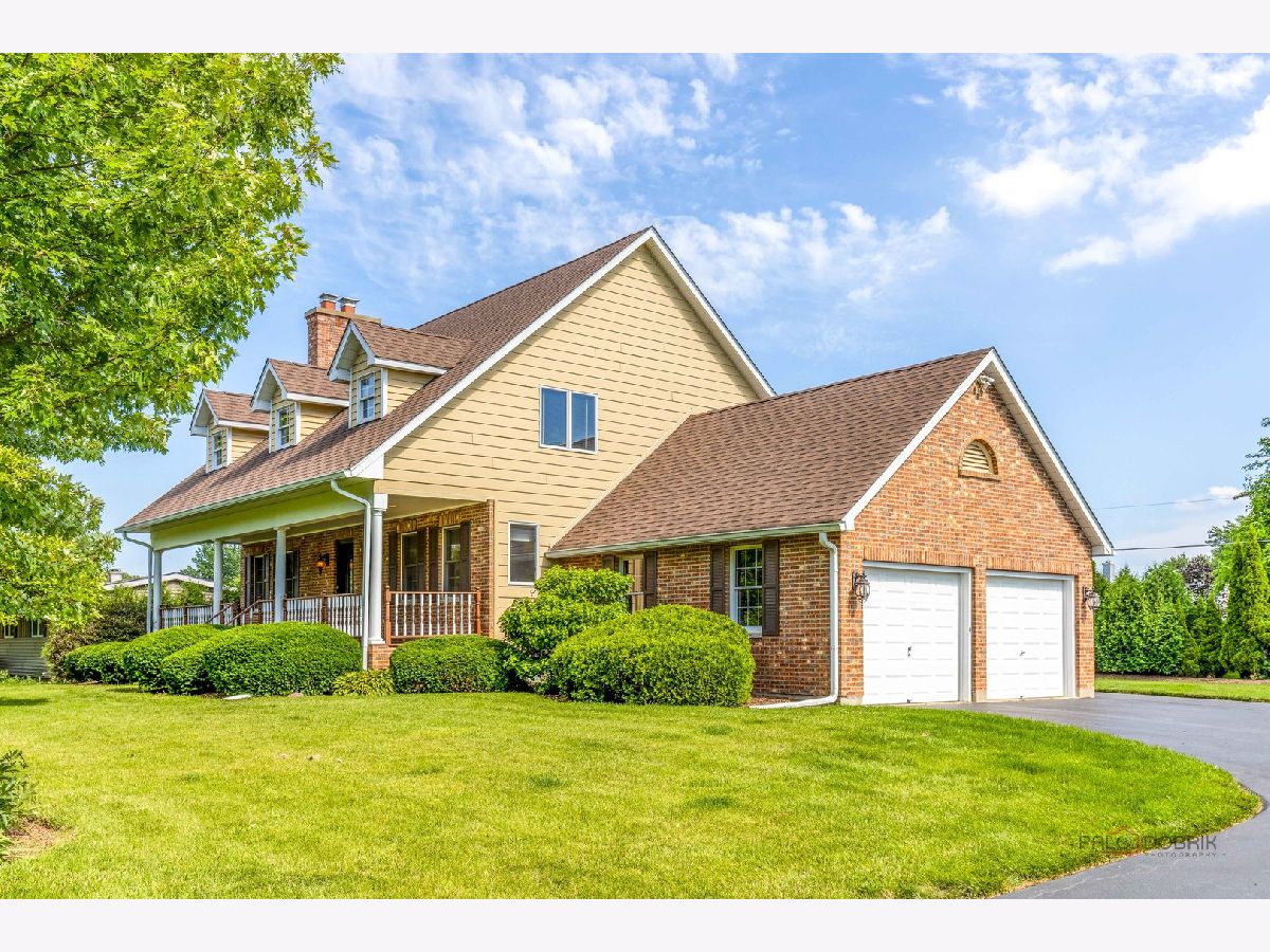  For Sale Antioch Illinois, 22205 Pineview Drive
