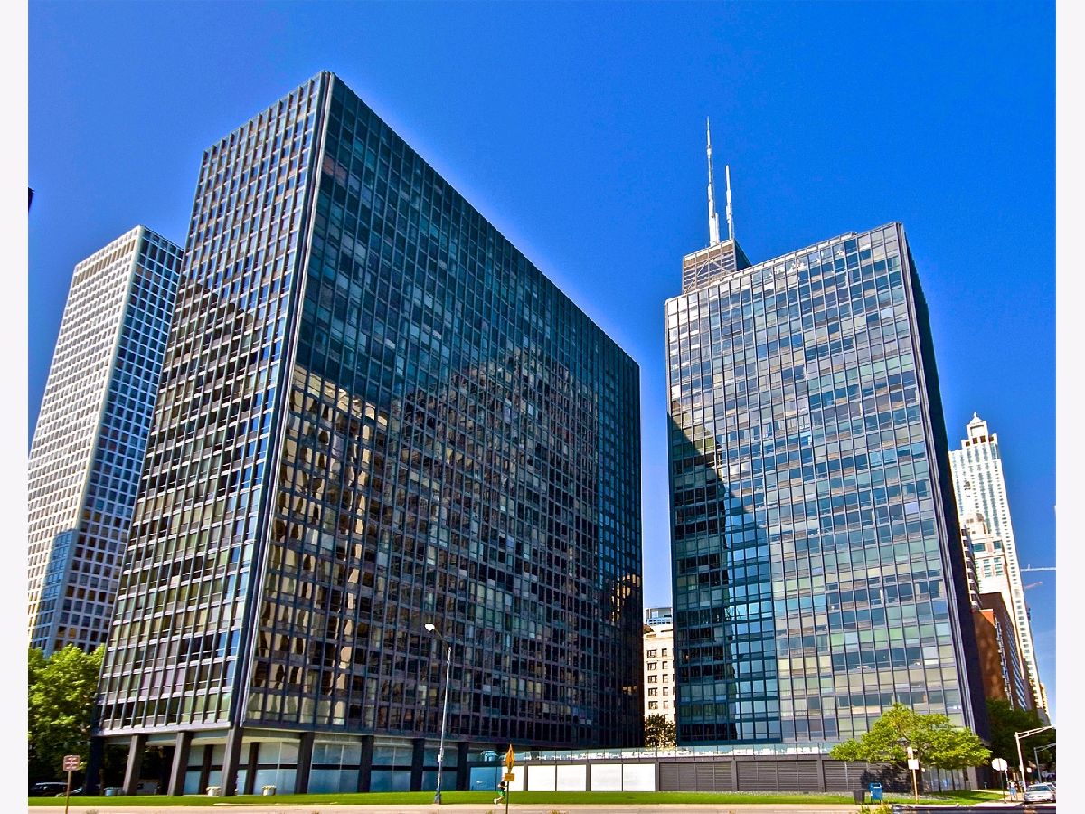 Condominiums For Sale Mies Van Der Rohe Chicago Illinois, 910 Lake Shore Drive