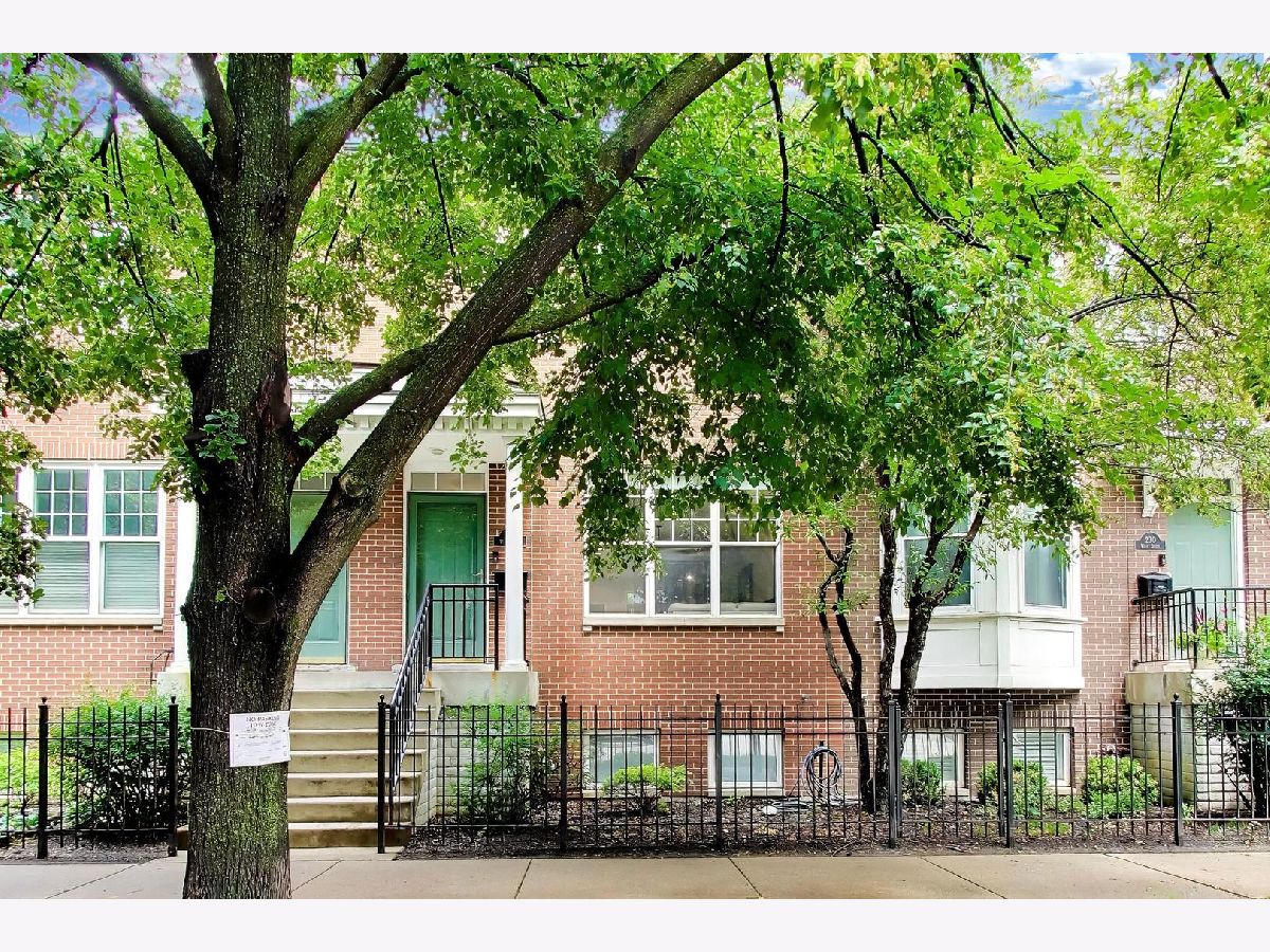 Townhomes & Condos & Homes For Sale Old Town Square Chicago Illinois, 232 Scott Street