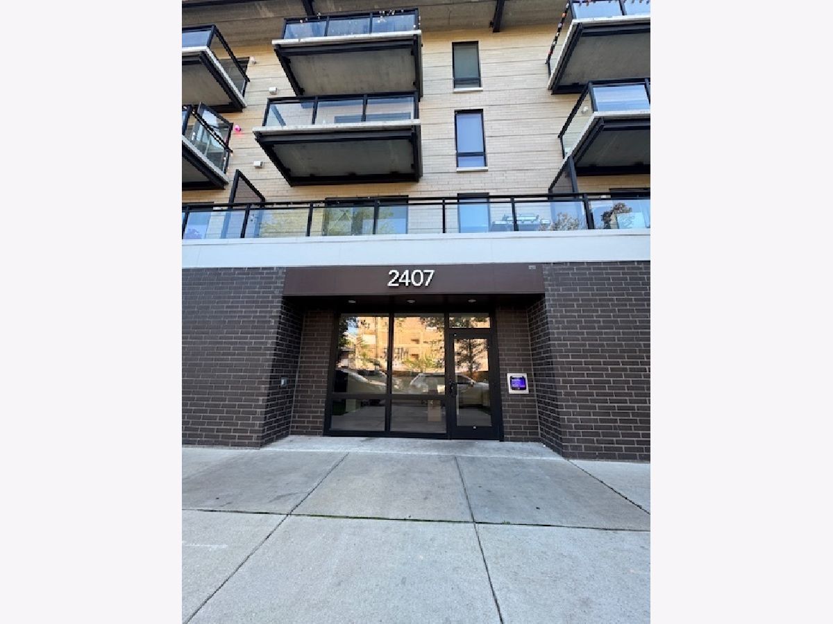  Rented Chicago Illinois, 2407 Eastwood