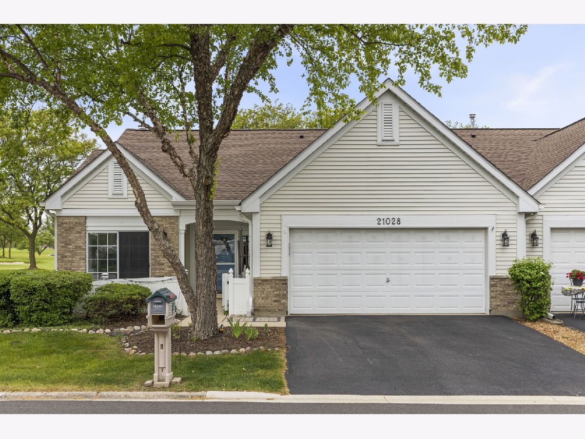 Townhomes & Condos & Homes For Sale Carillon Plainfield Illinois, 21028 Snowberry Lane