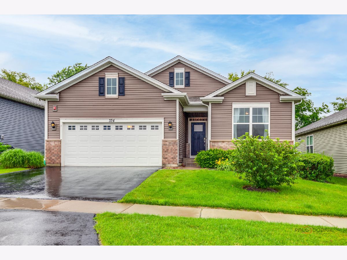 Homes For Sale Wentworth Gurnee Illinois, 324 South Fork Drive
