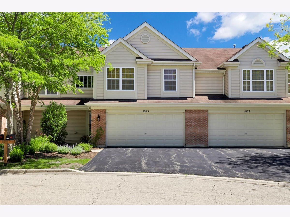 Homes & Townhomes Sold Foxmoor Montgomery Illinois, 1825 Waverly