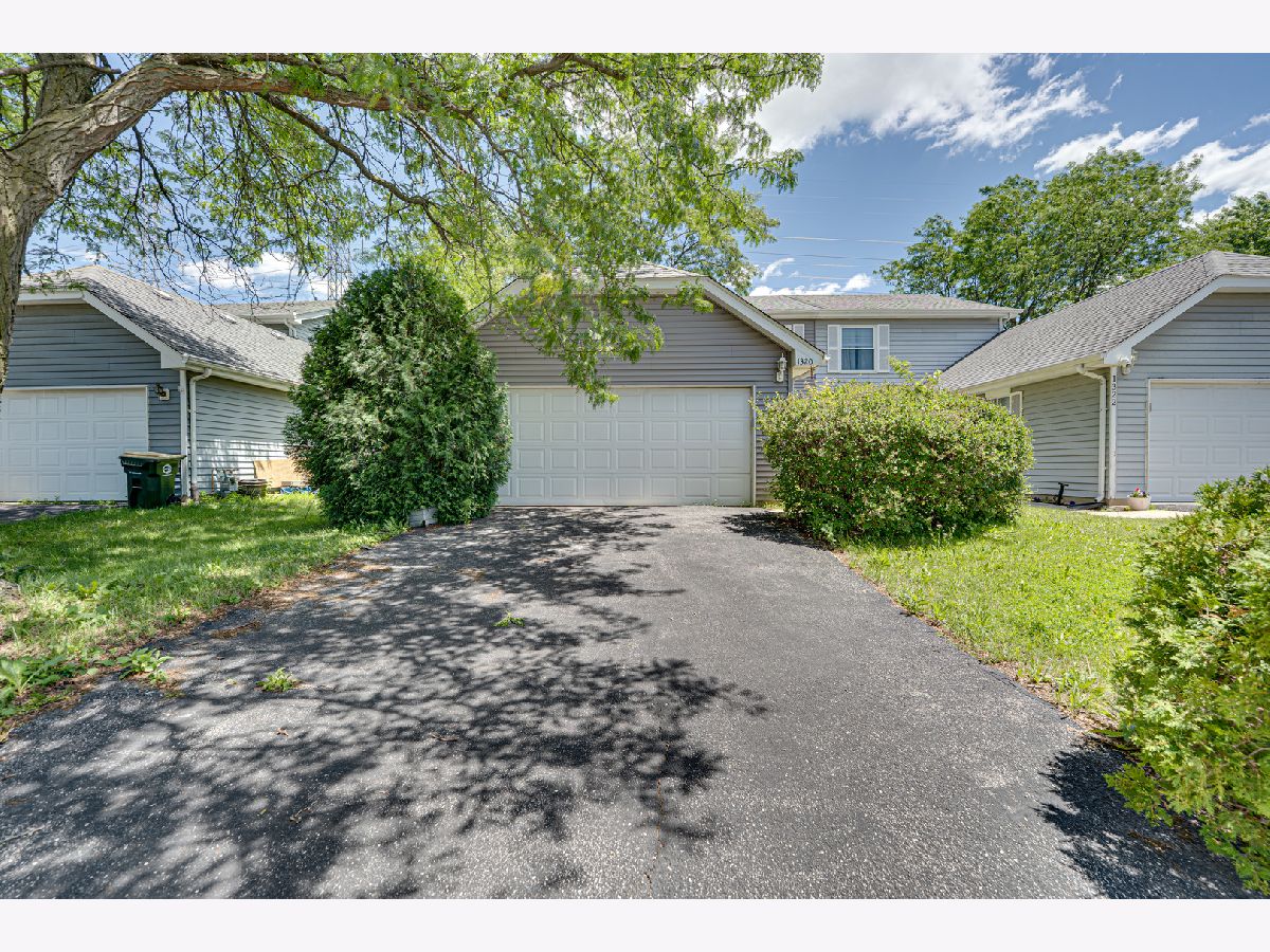 Townhomes Rented Eagle Trace Aurora Illinois, 1320 Andover