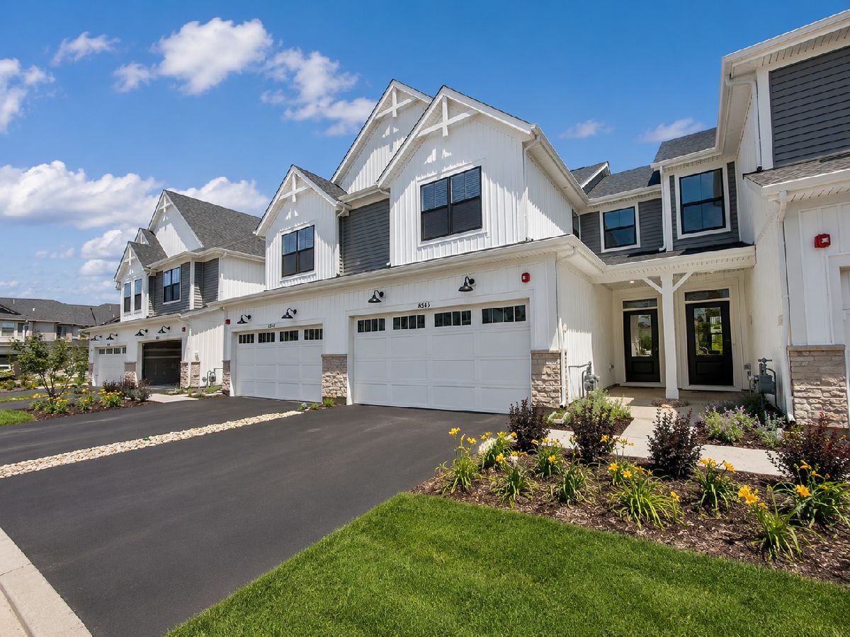  For Rent Woodridge Illinois, 8545 Chadwick