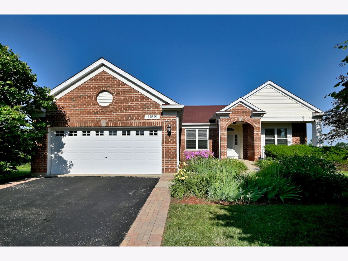 Homes & Townhomes For Sale Crossings At Wolf Creek Plainfield Illinois, 11819 Wolf Creek Lane
