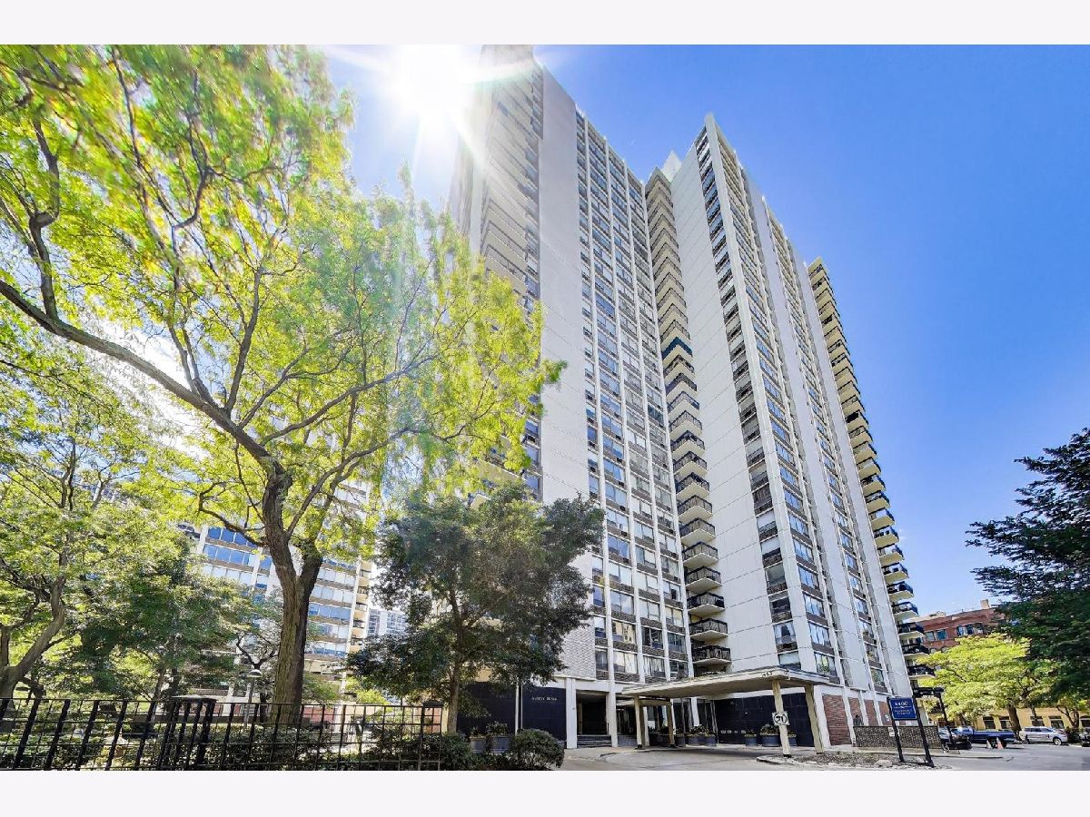 Condos & Townhomes Rented Sandburg Village Chicago Illinois, 1460 Sandburg