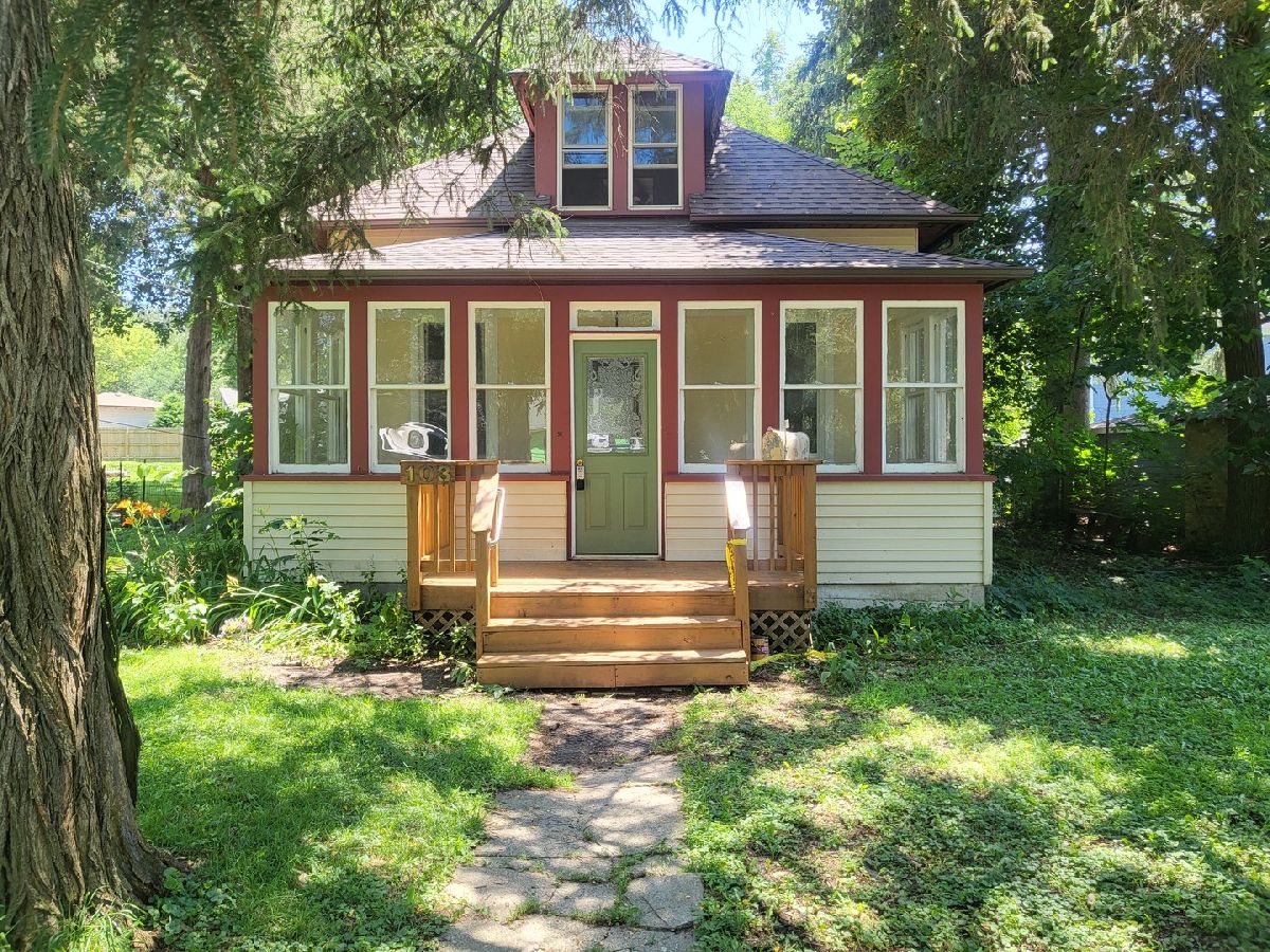  For Sale Fox River Grove Illinois, 103 Center Street