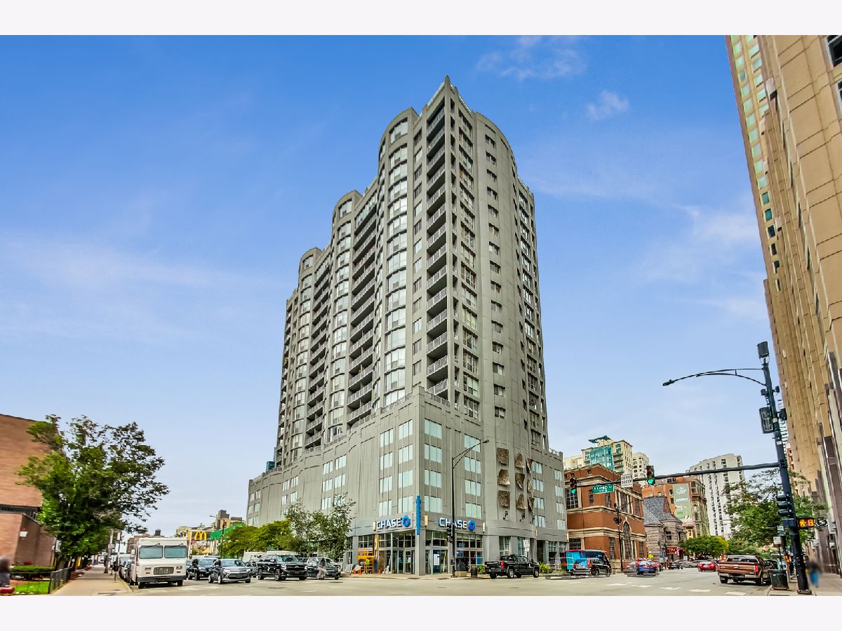 Condominiums For Rent Farallon Chicago Illinois, 600 Dearborn