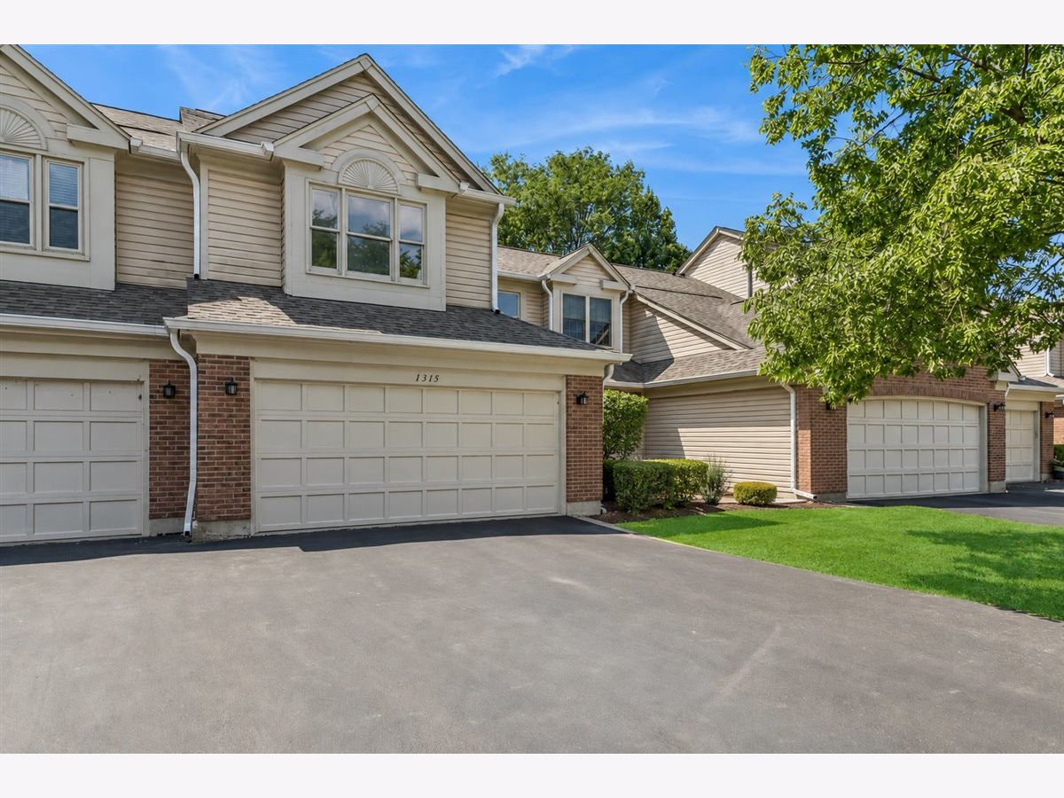  For Sale Wheeling Illinois, 1315 Cheswick Court