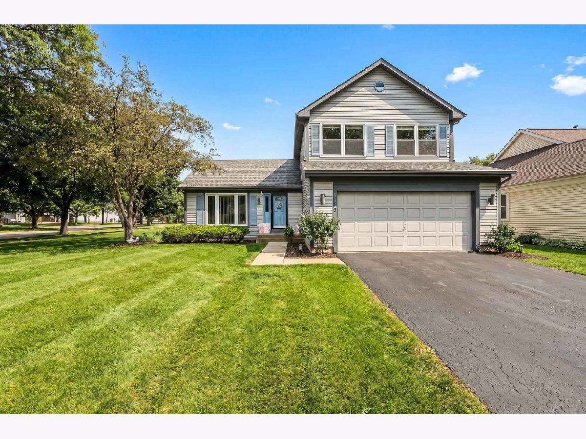 Townhomes & Condos & Homes For Sale Cobblers Crossing Elgin Illinois, 1135 Stonebridge Court