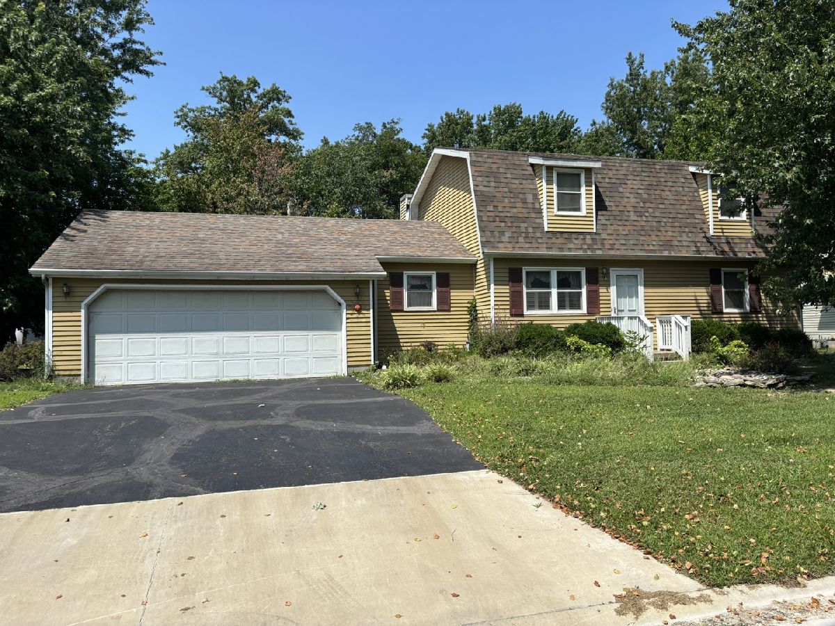  For Sale Salem Illinois, 217 Woodland Drive