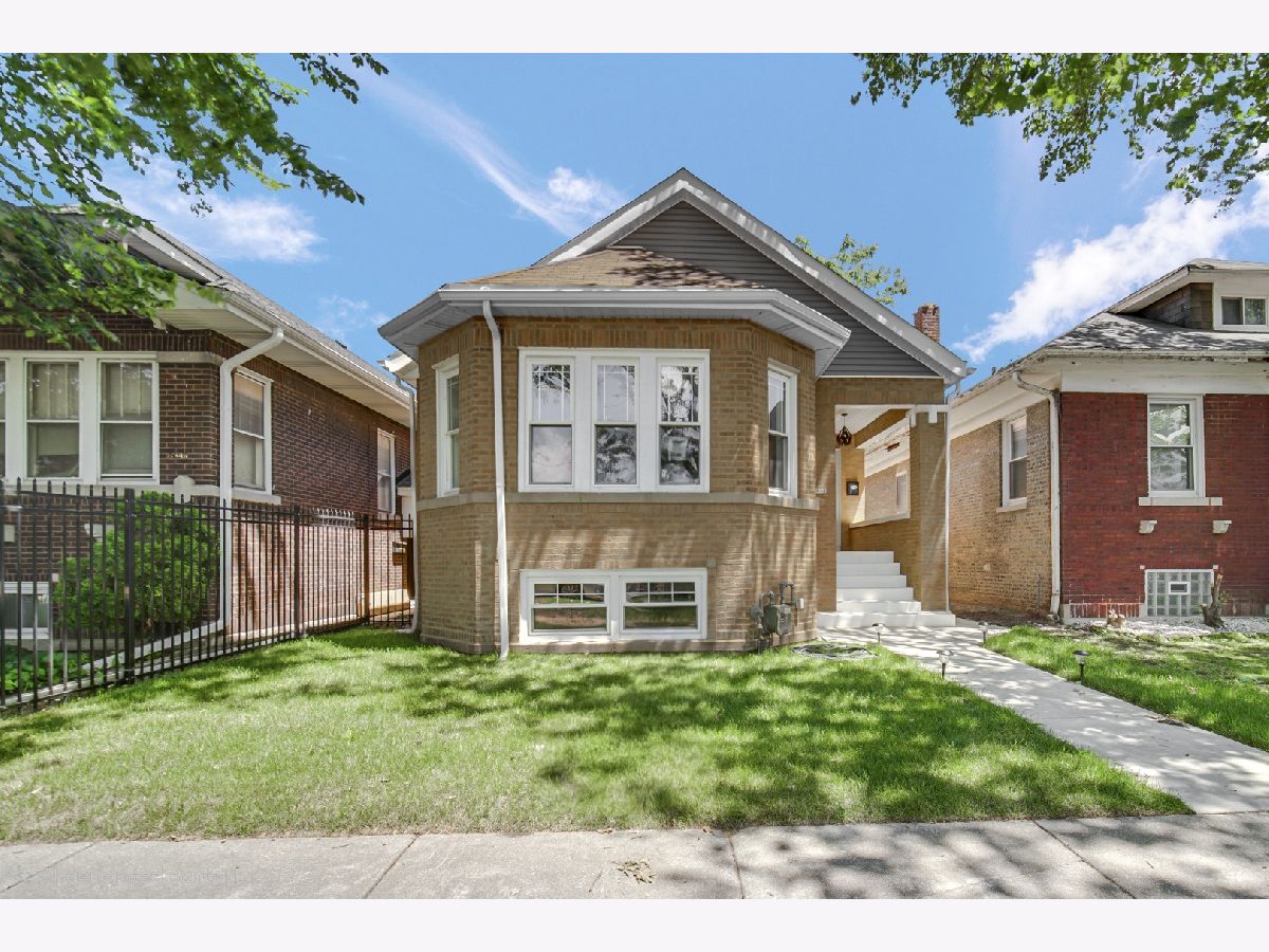  For Sale Chicago Illinois, 6341 Campbell Avenue