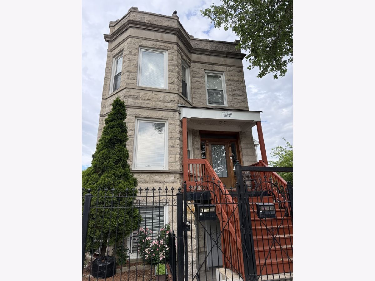  Rented Chicago Illinois, 1722 Drake