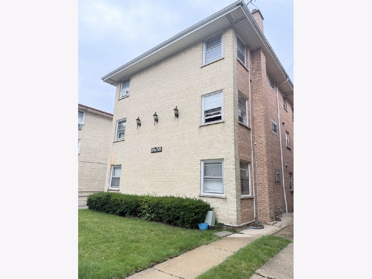  Rented Chicago Illinois, 8658 Summerdale