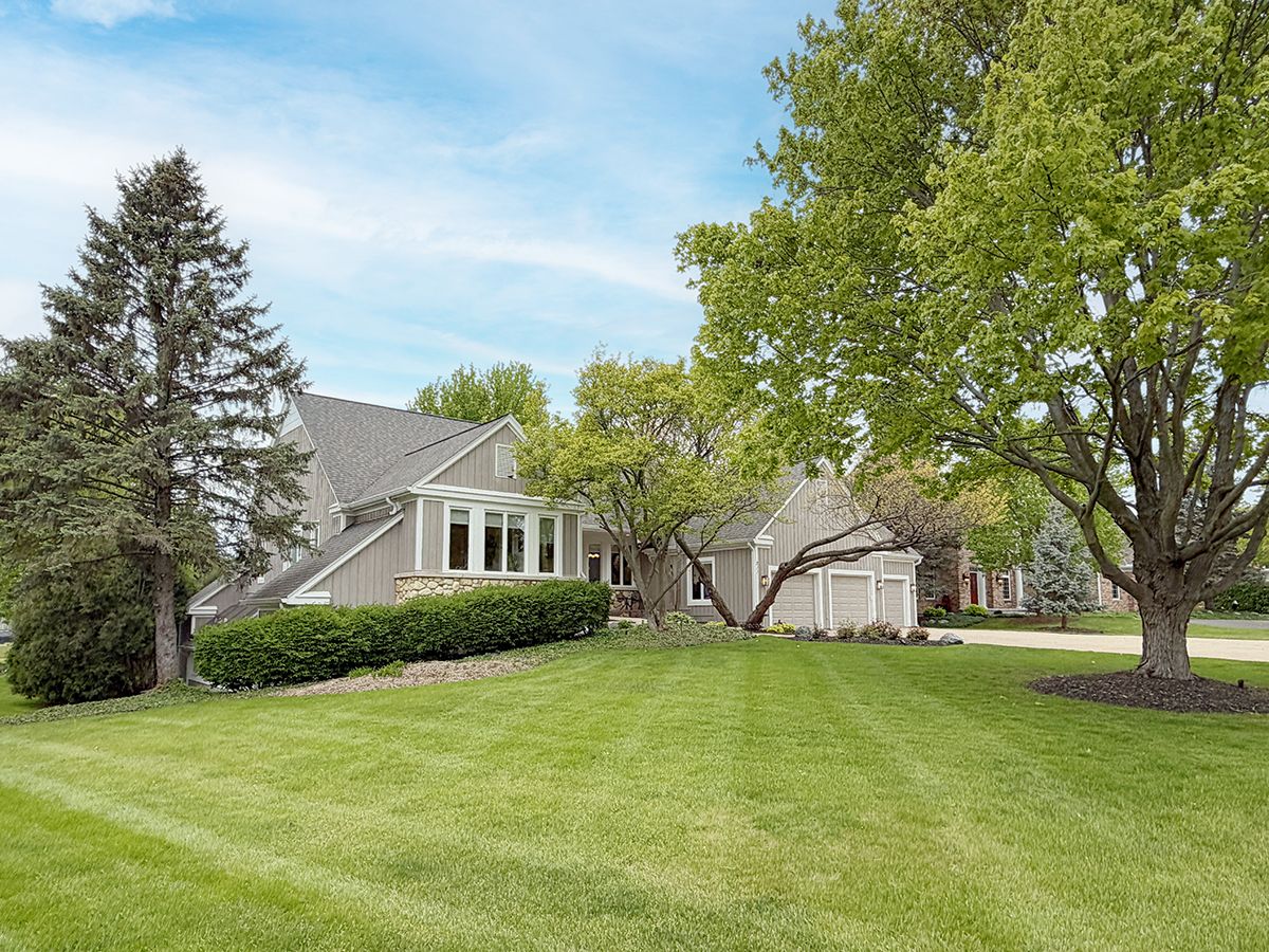 Homes For Sale Boulder Ridge Estates Lake In The Hills Illinois, 211 Ridge Lane