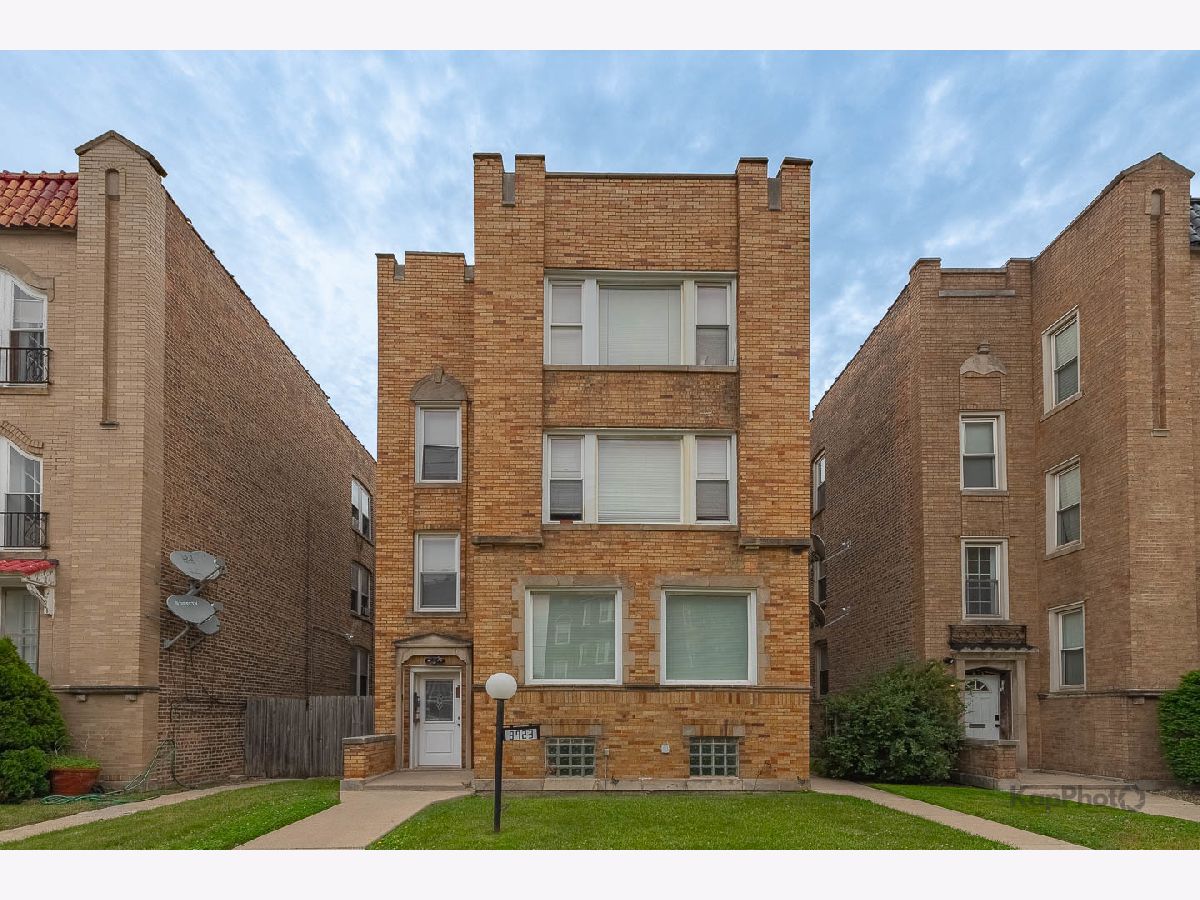  For Sale Chicago Illinois, 8923 Blackstone Avenue