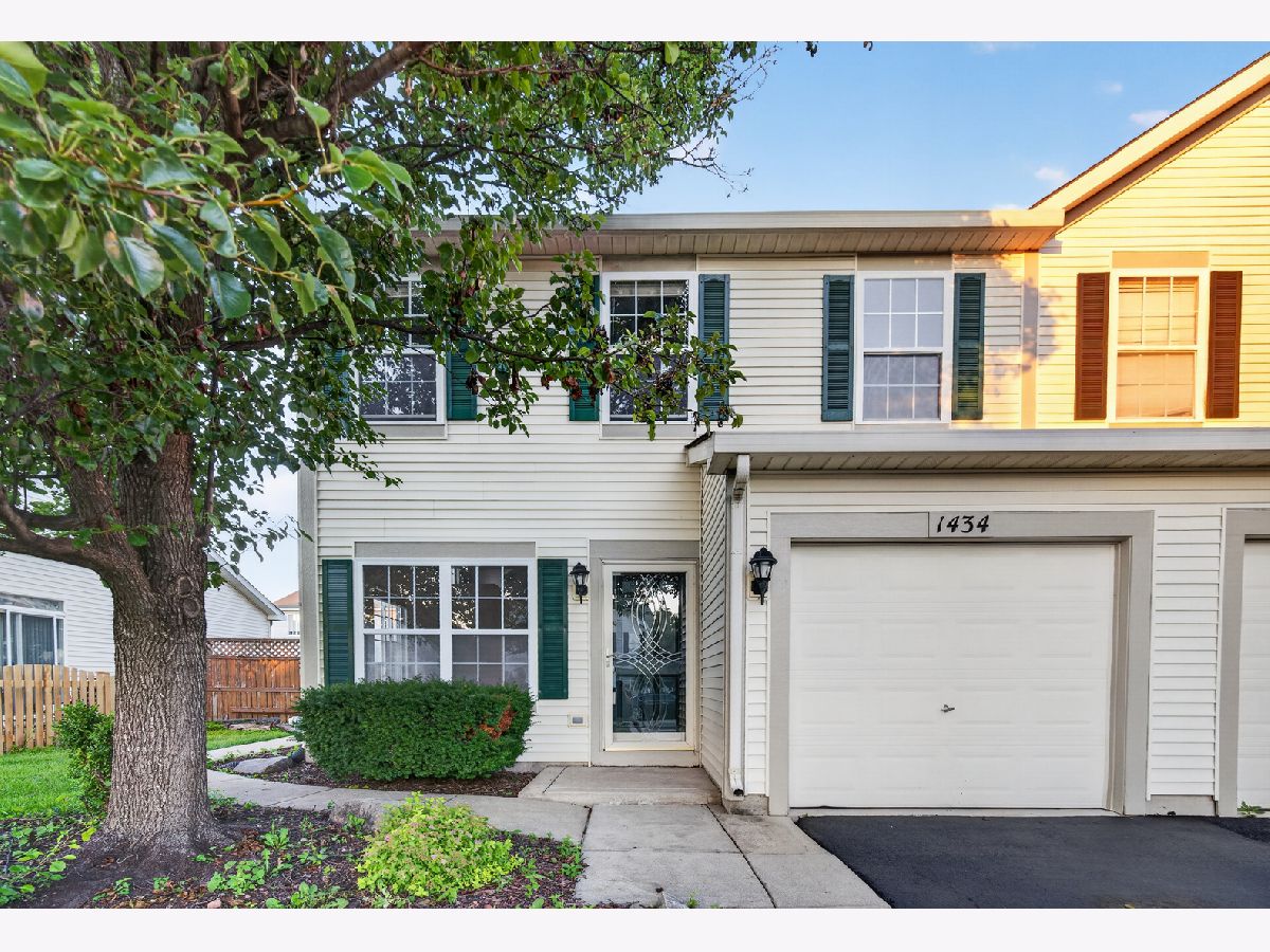 Homes & Townhomes For Sale Lakewood Trails Minooka Illinois, 1434 Levato Lane