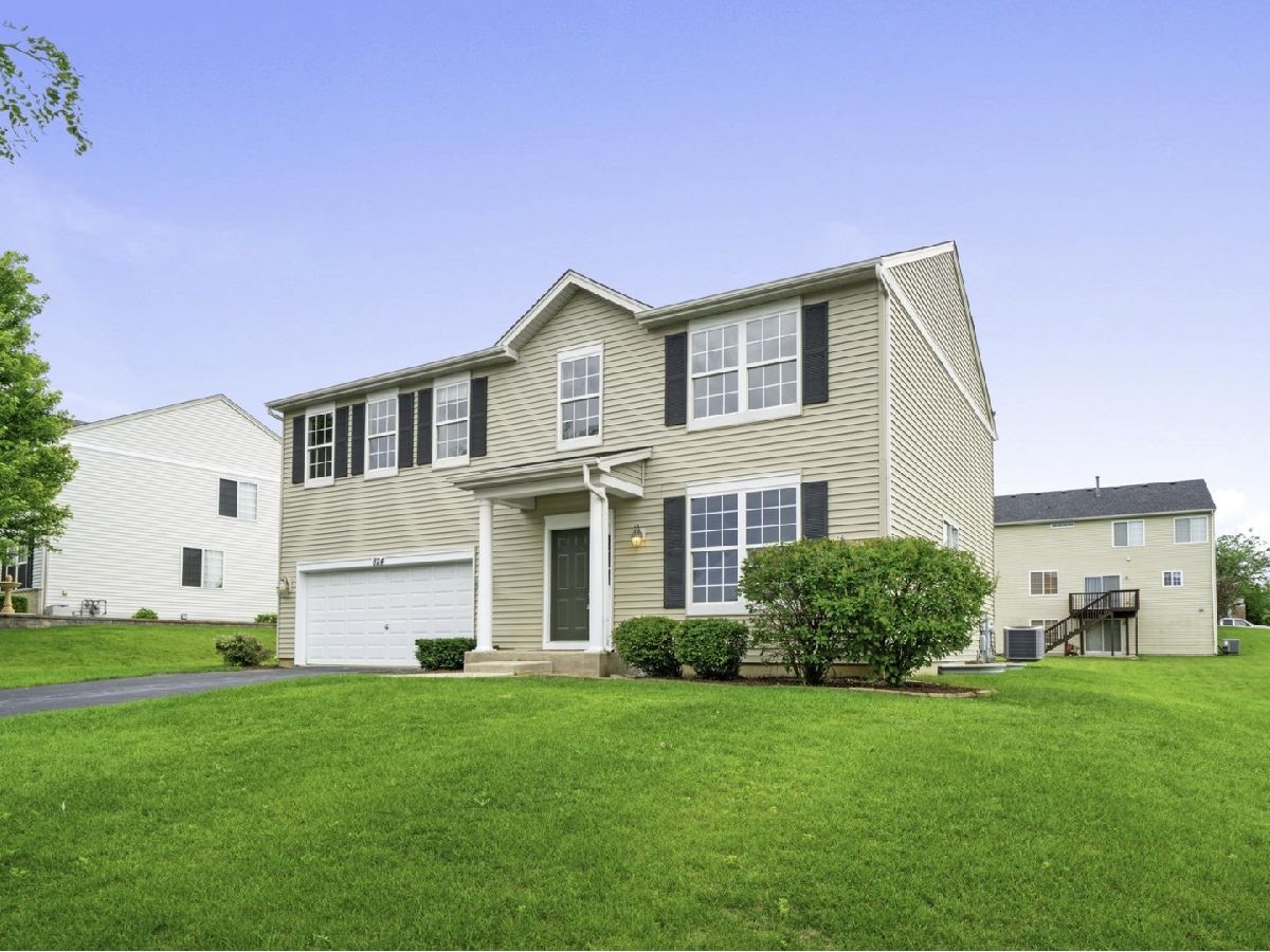 Townhomes & Homes For Sale Summerfield Minooka Illinois, 824 Briarcliff Drive