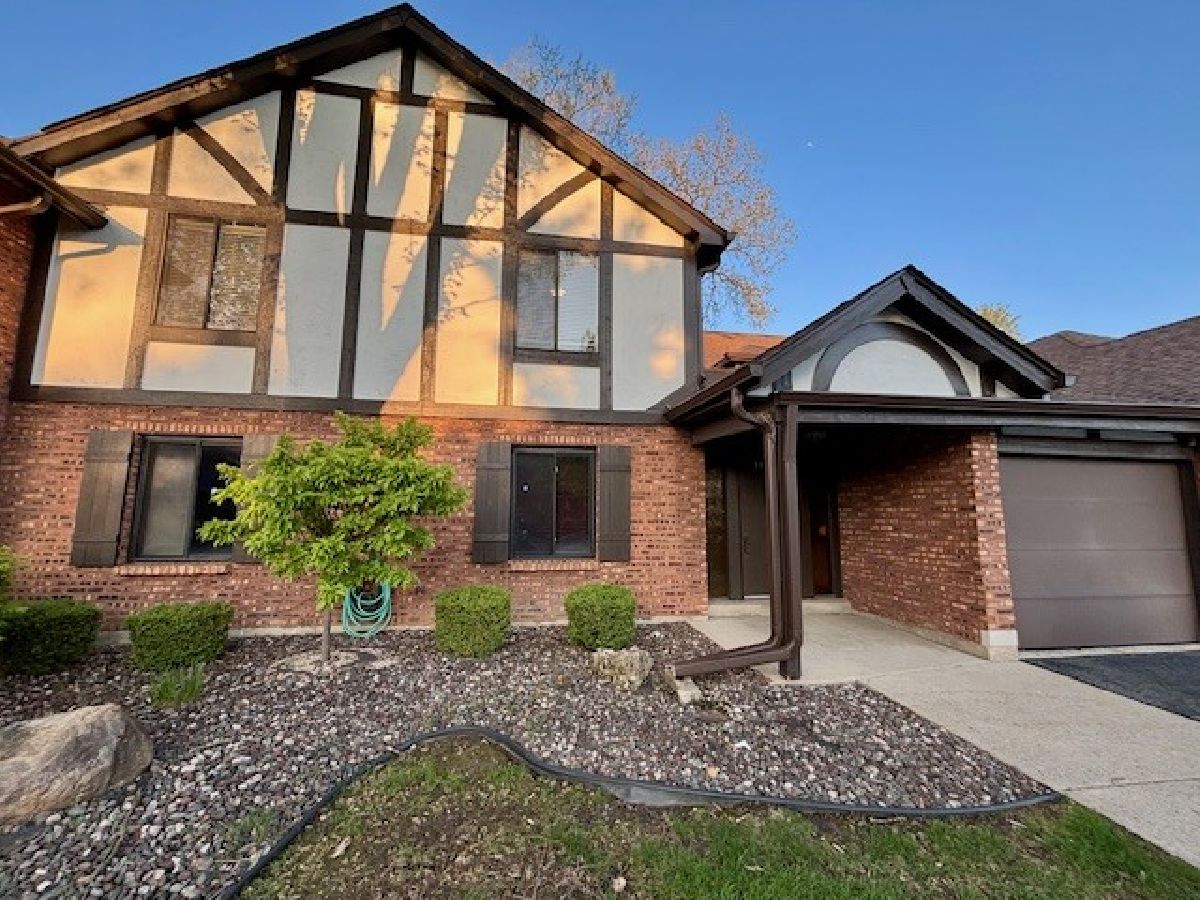 Condominiums For Sale The Timbers Palos Hills Illinois, 11151 Cottonwood Drive