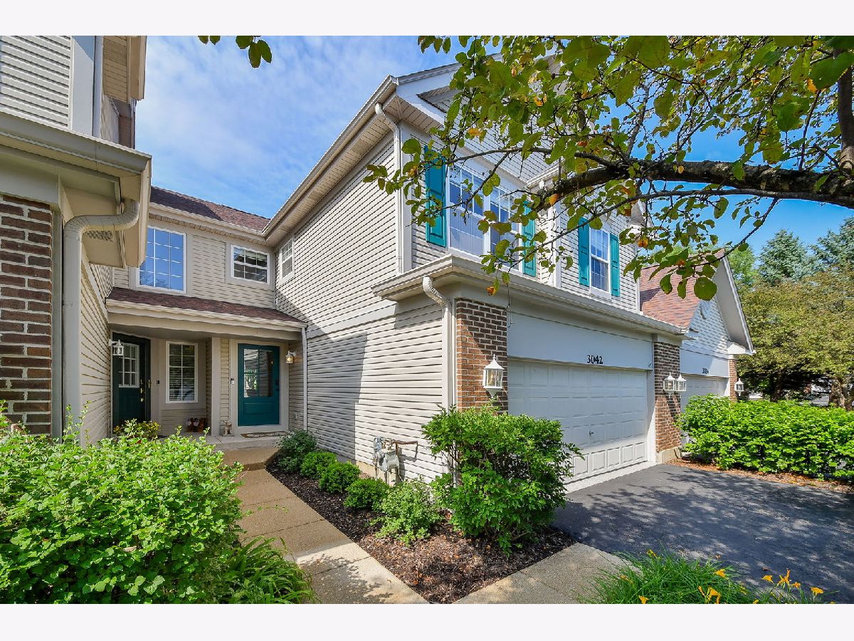 Townhomes & Homes Sold Renaux Manor St Charles Illinois, 3042 Saint Michel
