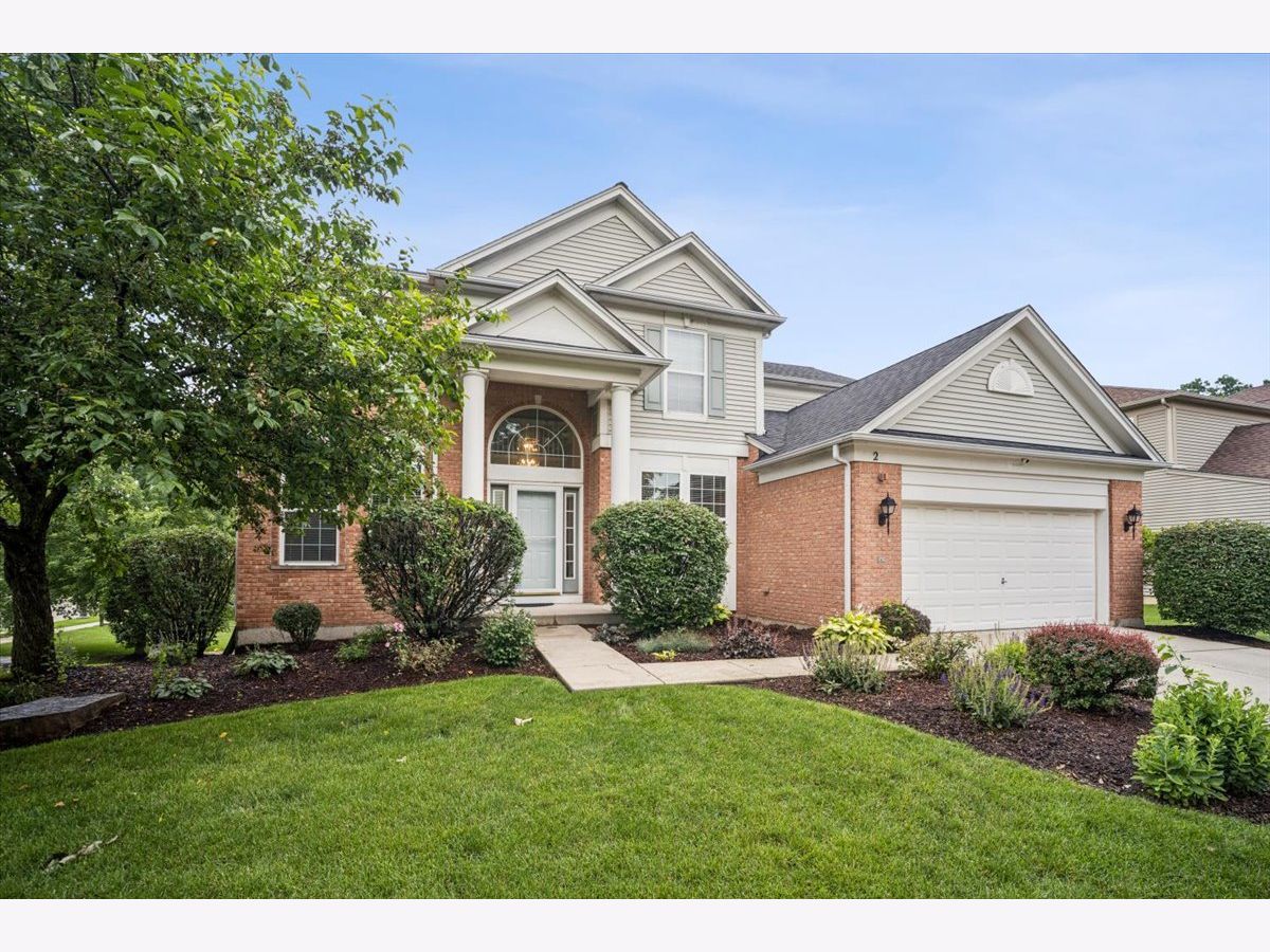 Homes For Sale Buckingham Woods Streamwood Illinois, 2 Springbrook Court