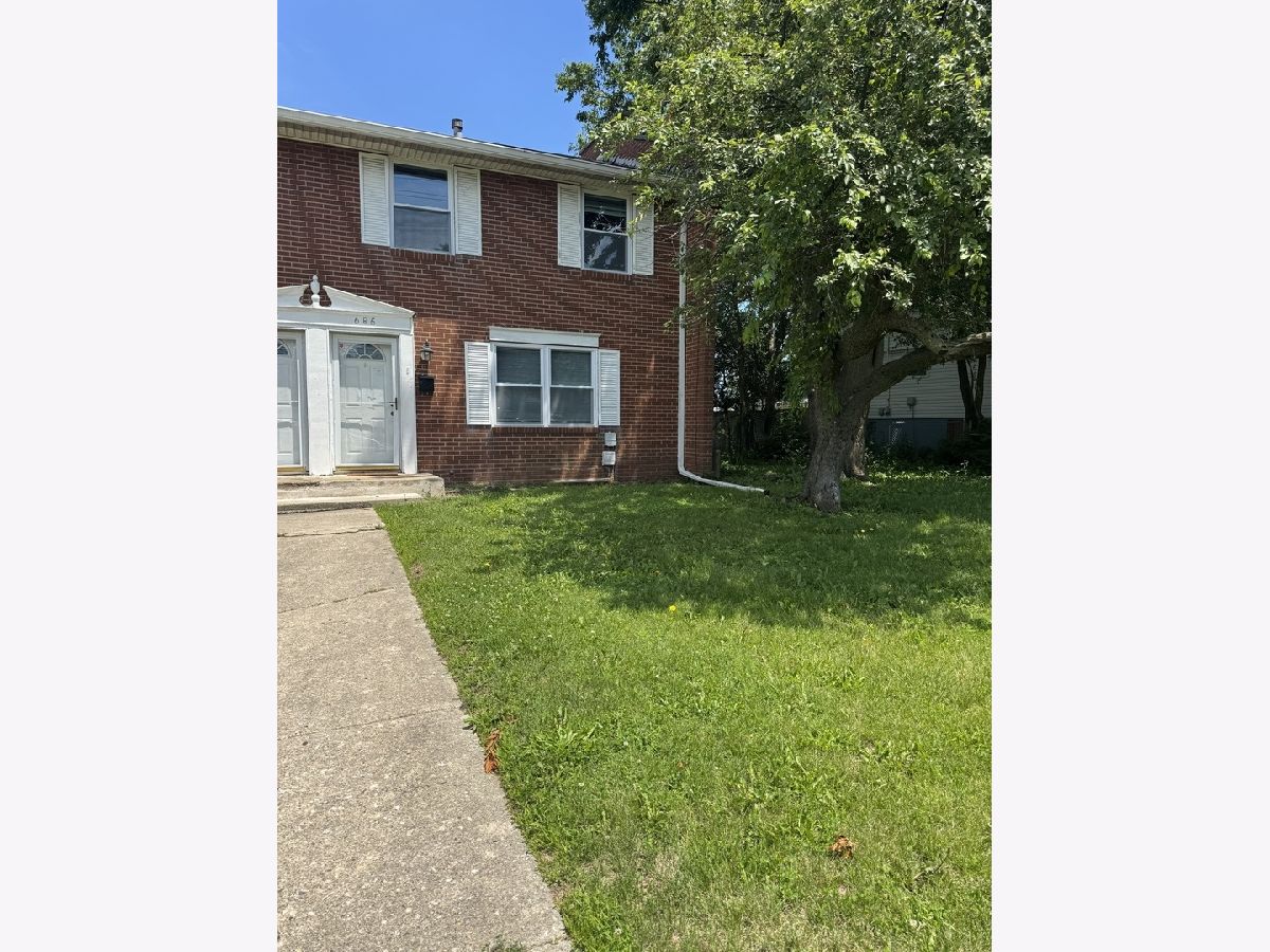  Rented Aurora Illinois, 685 Old Indian