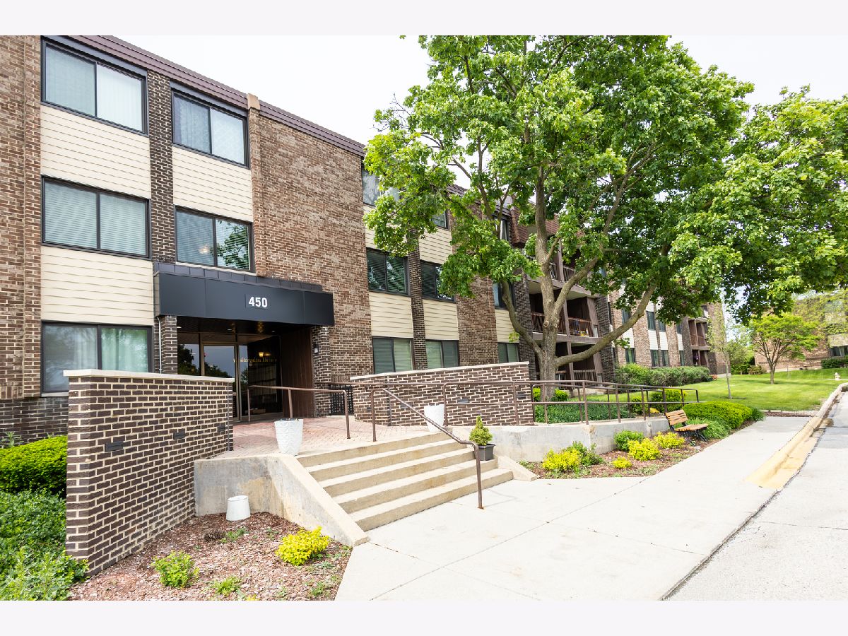  For Sale Glen Ellyn Illinois, 450 Raintree Court
