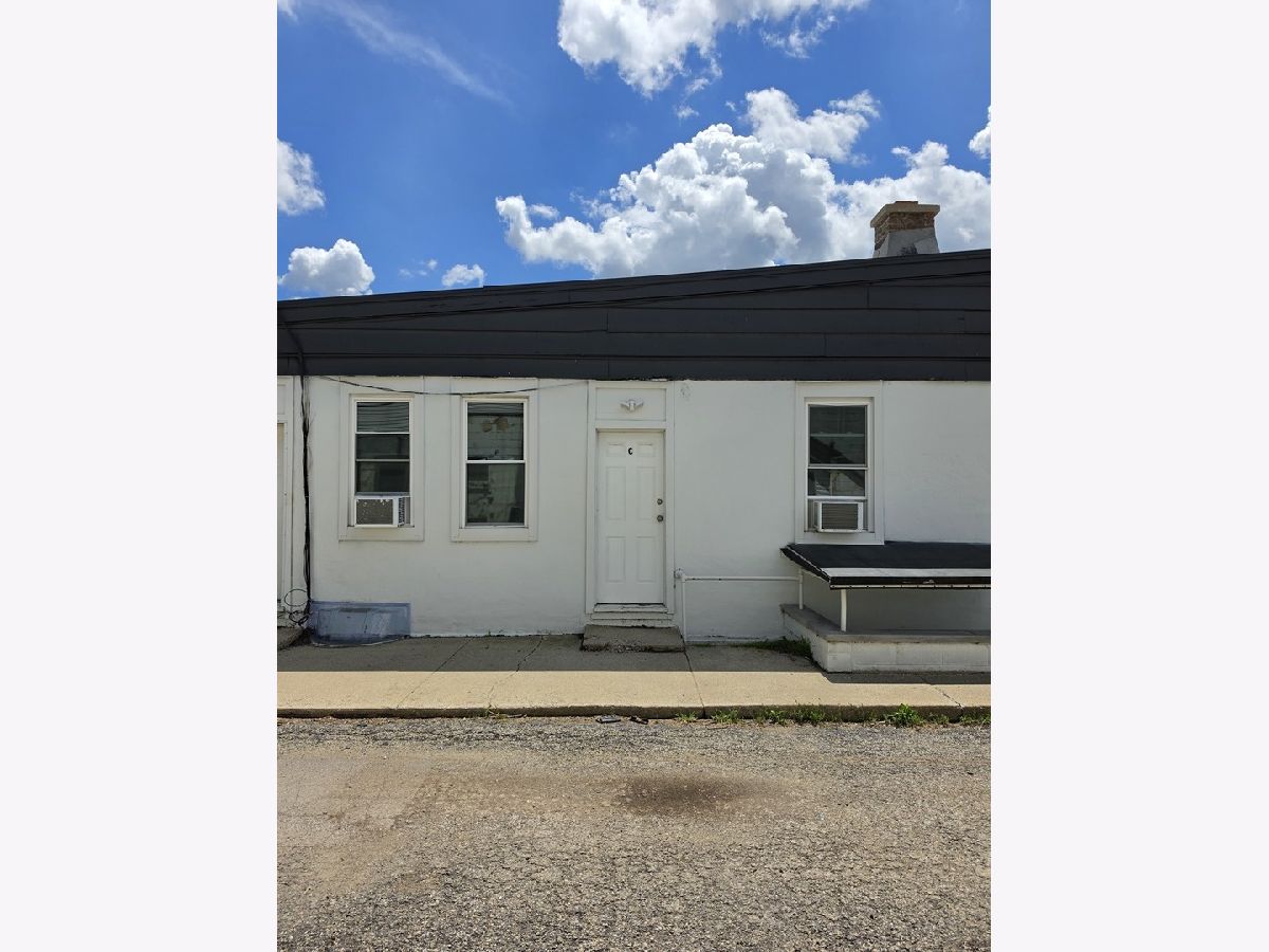  Rented Crystal Lake Illinois, 5612 S Illinois Rte 31