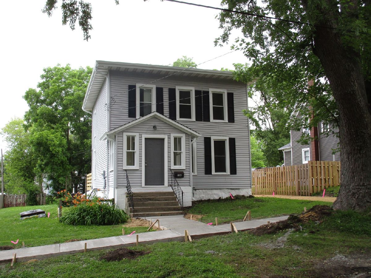  Sold Harvard Illinois, 104 Grant