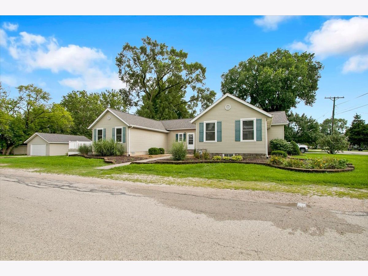  For Sale Coal City Illinois, 295 1st Avenue