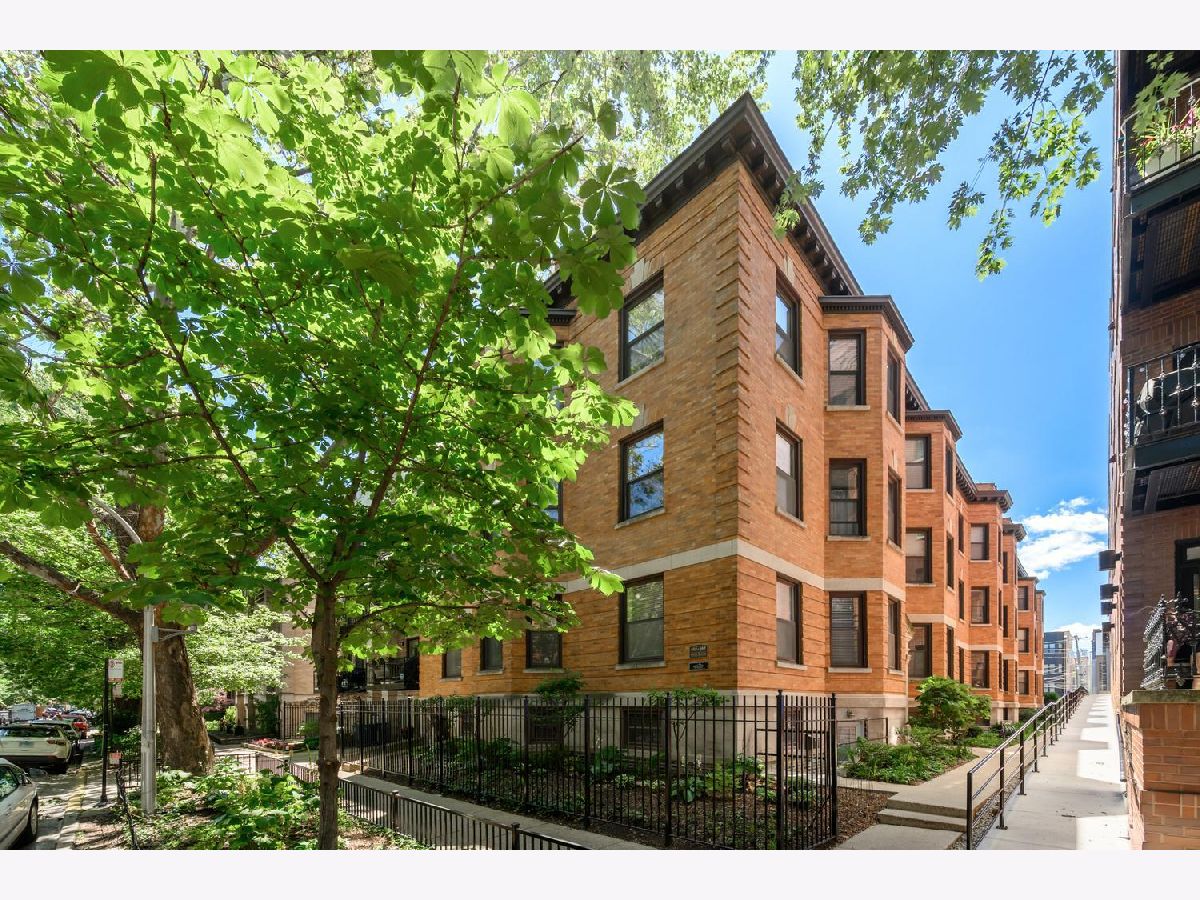  Rented Chicago Illinois, 665 Barry