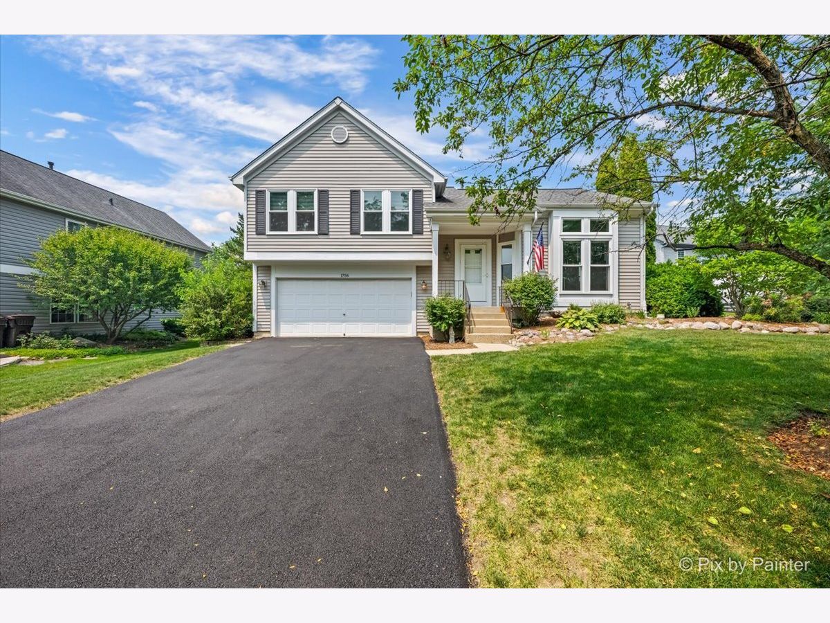  For Sale Crystal Lake Illinois, 1756 Somerfield Lane
