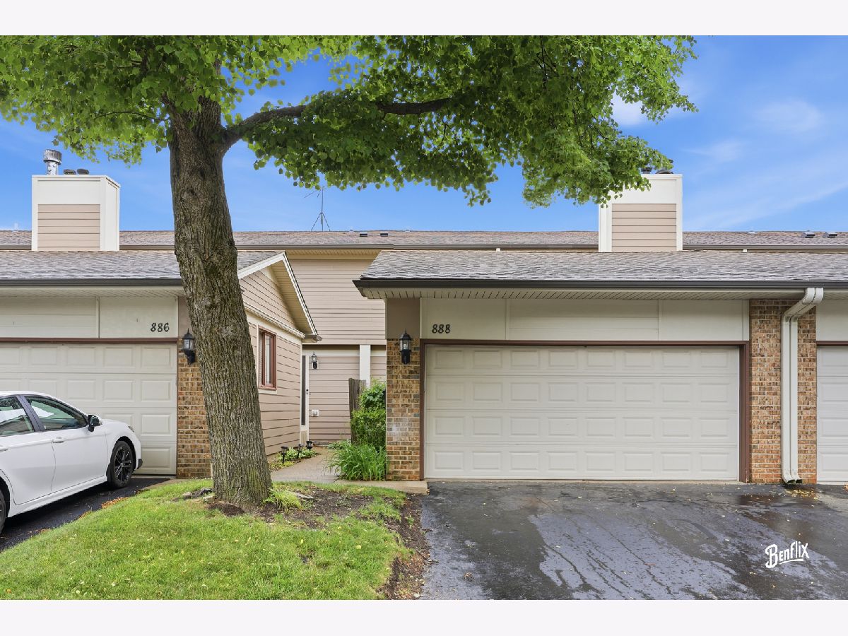 Townhomes For Sale Park West Deerfield Illinois, 888 Swan Boulevard