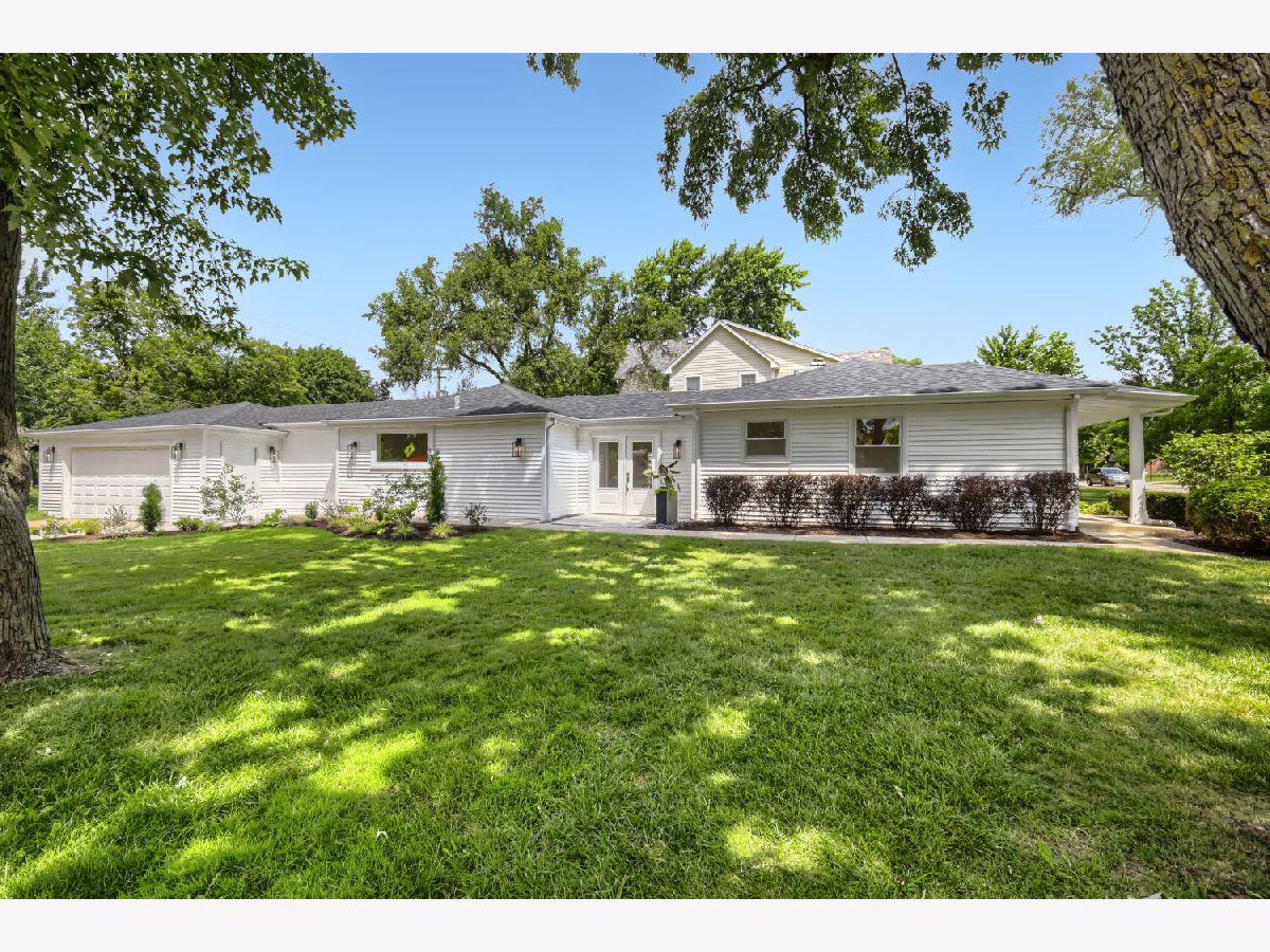  For Sale Clarendon Hills Illinois, 132 Mohawk Drive