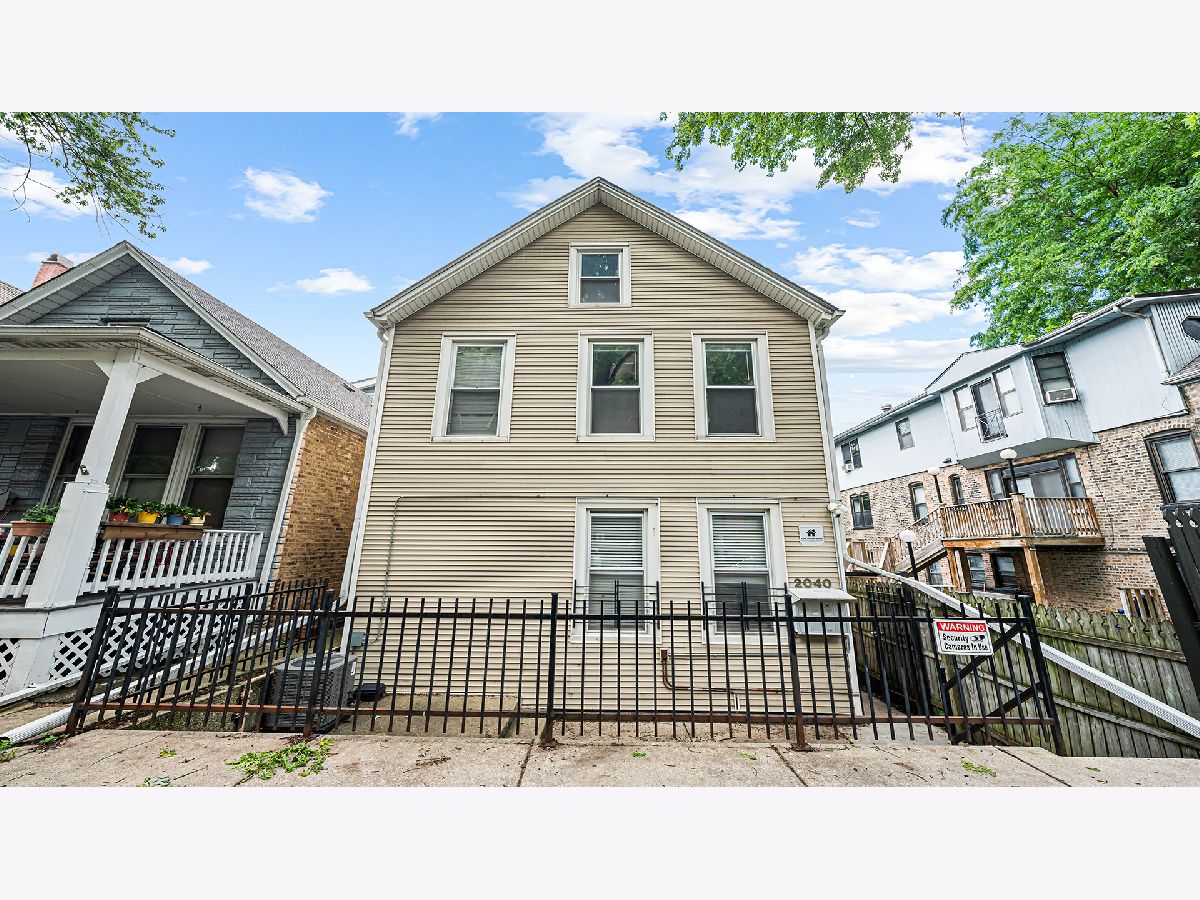  For Sale Chicago Illinois, 2040 Charleston Street