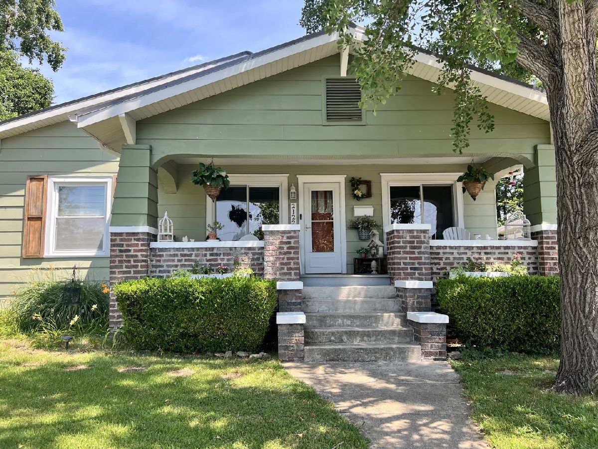  For Sale Murphysboro Illinois, 2122 Dewey Street