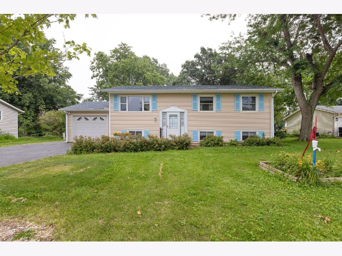  Sold Kingston Illinois, 31714 Hollie