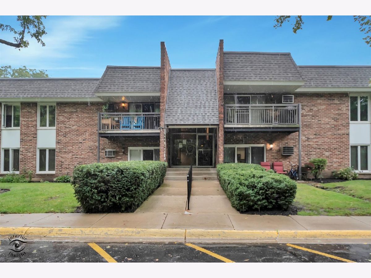 Condominiums For Sale Westbrook West Downers Grove Illinois, 3915 Saratoga Avenue
