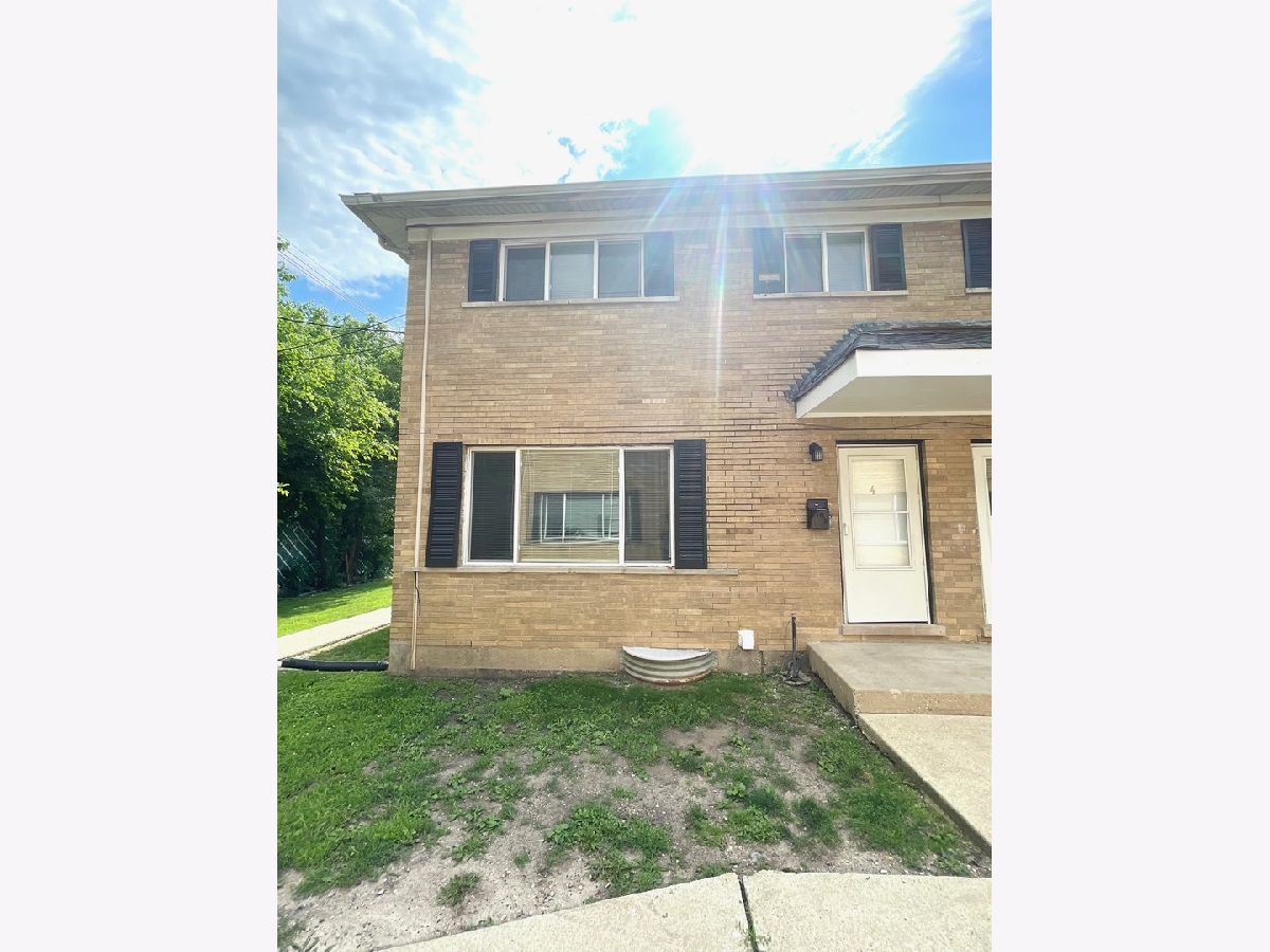  Rented Wheaton Illinois, 1721 Roosevelt