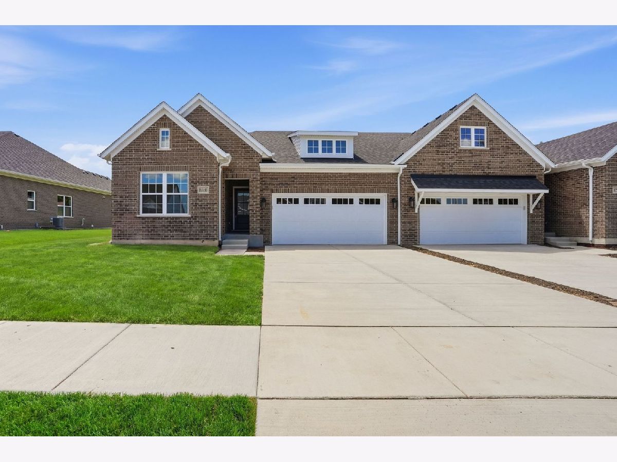 Condos & Townhomes For Sale Villas At Rolling Meadows Lemont Illinois, 16580 Kayla Drive