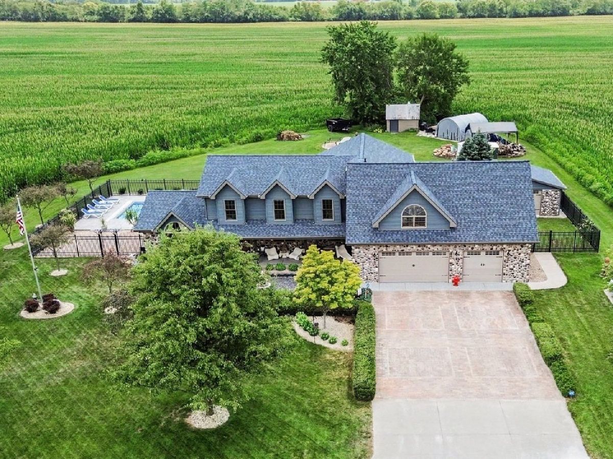  For Sale Essex Illinois, 14548 6000n Road